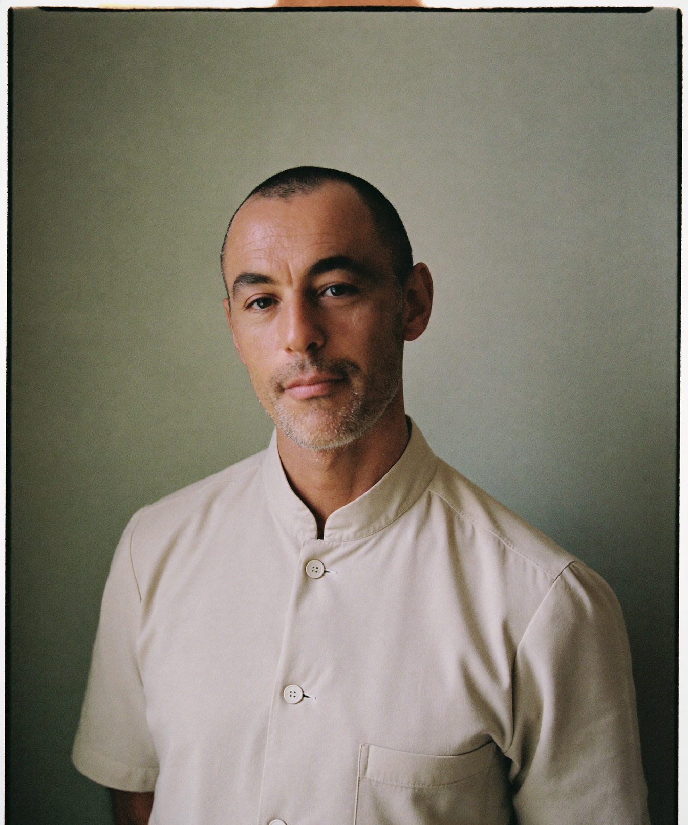 Tomás